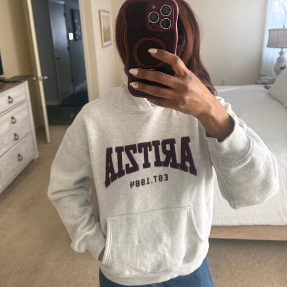 Aritzia Sweaters - Aritzia Cozy Sweatfleece Perfect Hoodie